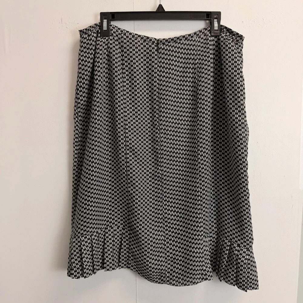 Danny & Nicole Womens 16W Skirt Suit Set Black White Patterned Ruffle Hem Jacket